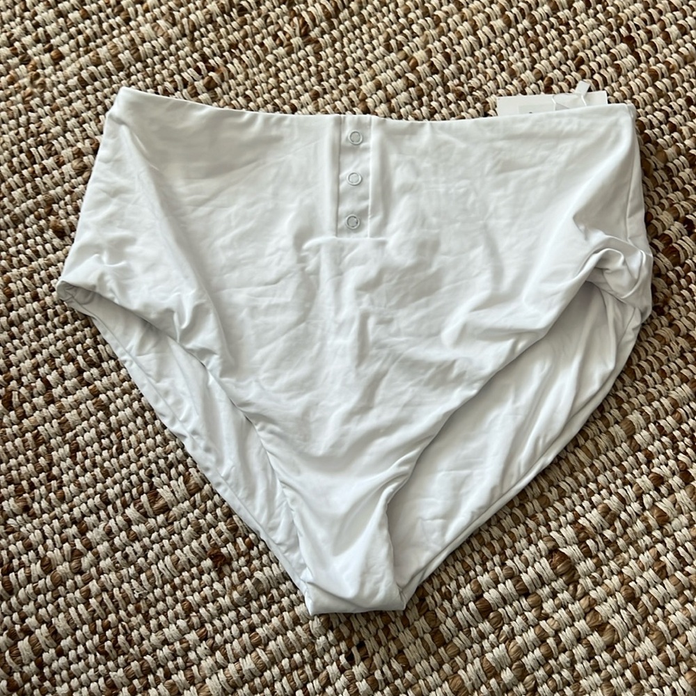 Andie snap bikini bottom size medium NWT